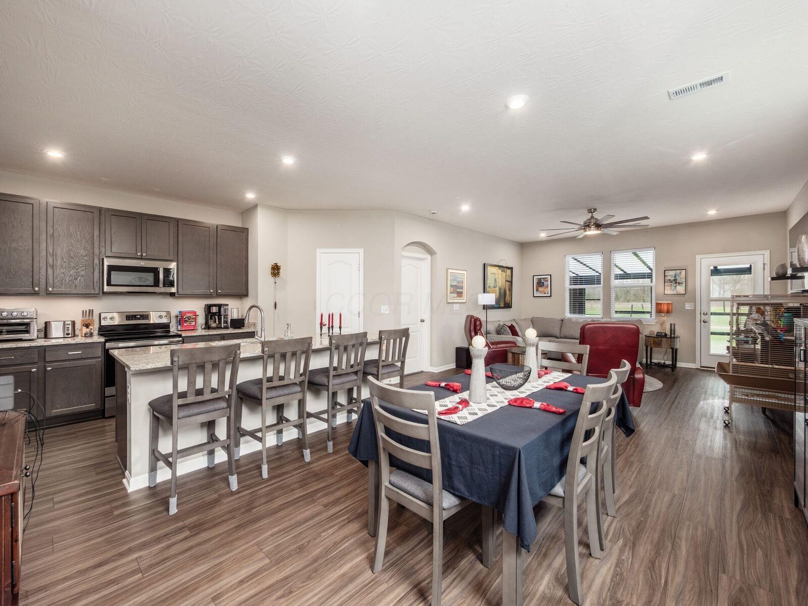 Property Photo: 523 Rochdale Run OH 43015