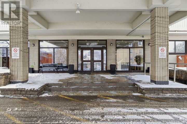 Property Photo:  40 Landry Street 1613  ON K1L 8K4 