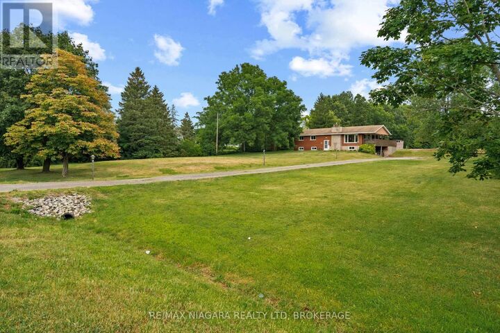 Property Photo: 594 Doans Ridge Road ON L3B 5N7