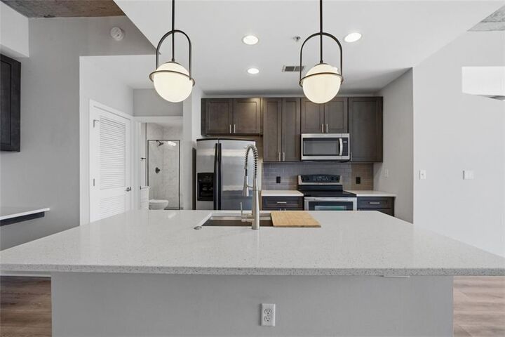 Property Photo:  400 W Peachtree Street NW 1908  GA 30308 