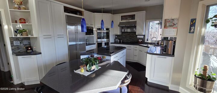 Property Photo:  2802 Mockingbird Ct  KY 40059 