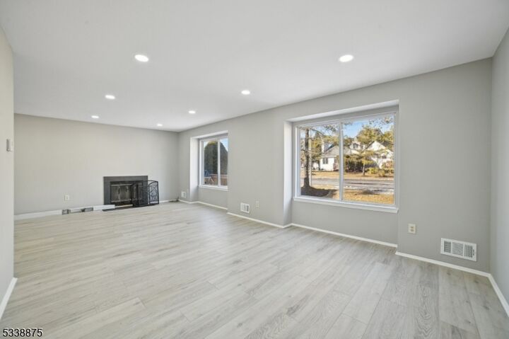 Property Photo:  11 Freedom Ct 11  NJ 07045 