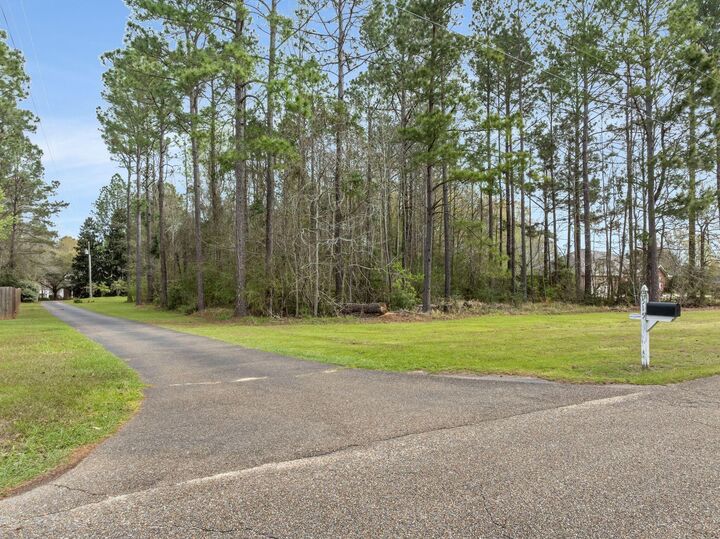 Property Photo:  515 Baker  MS 39475 