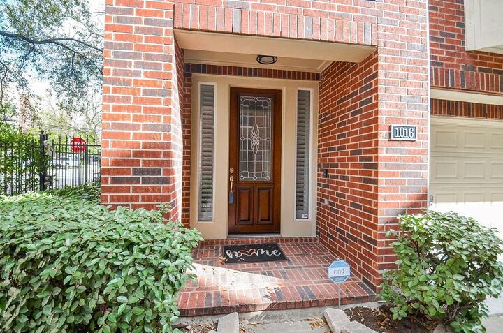 Property Photo:  1016 Studer Street  TX 77007 