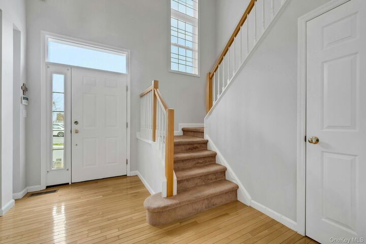 Property Photo:  33 Valimar Boulevard  NY 10603 