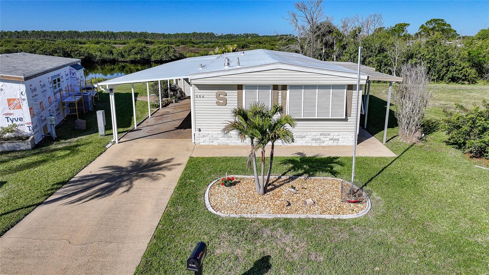 Property Photo:  554 Parkwood Avenue  FL 34287 