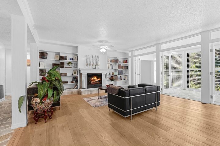 Property Photo:  3324 Thornwood Road 3324  FL 34231 