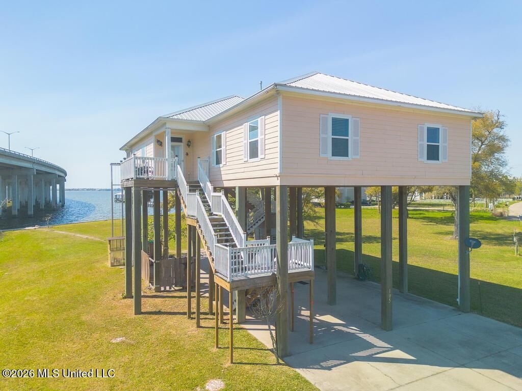 Property Photo:  105 Sandy Hook Drive  MS 39571 