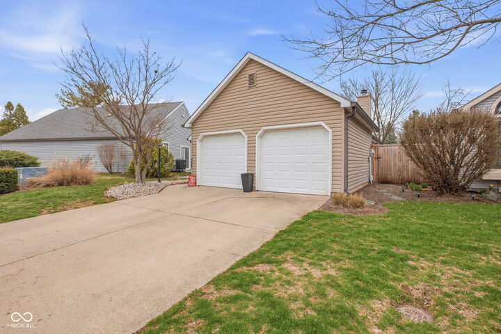 Property Photo:  6662 Aintree Court  IN 46250 