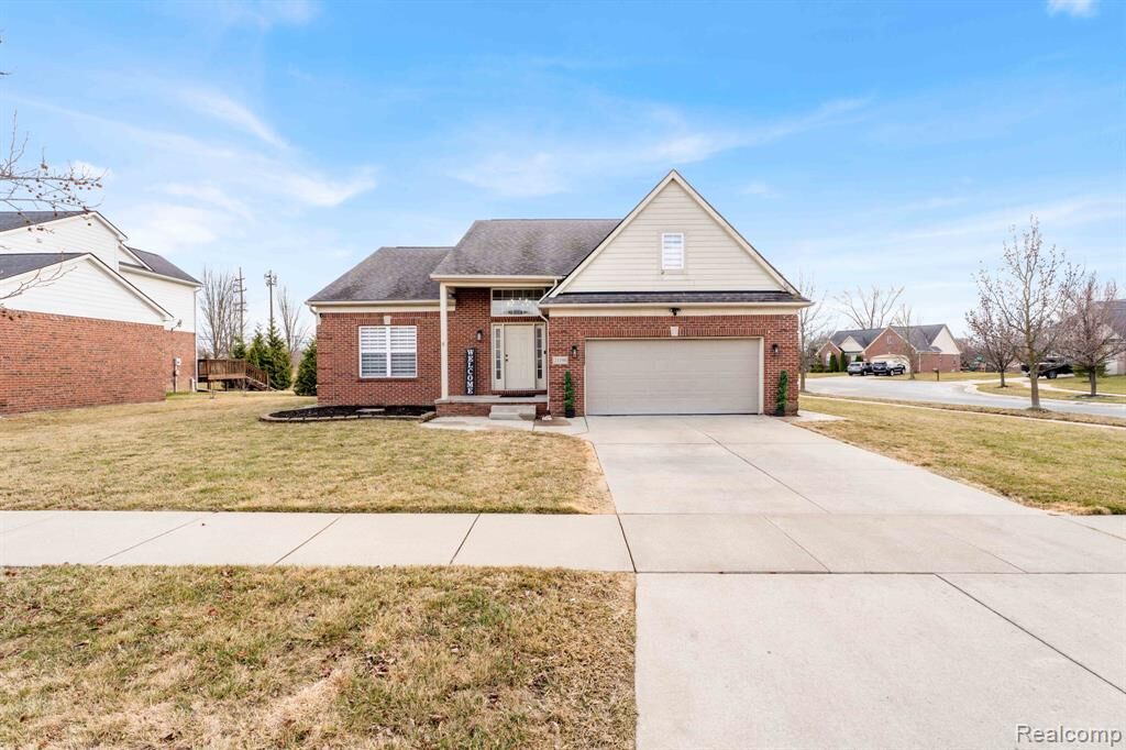 Property Photo:  21196 Oak Ridge Drive  MI 48036 3861 