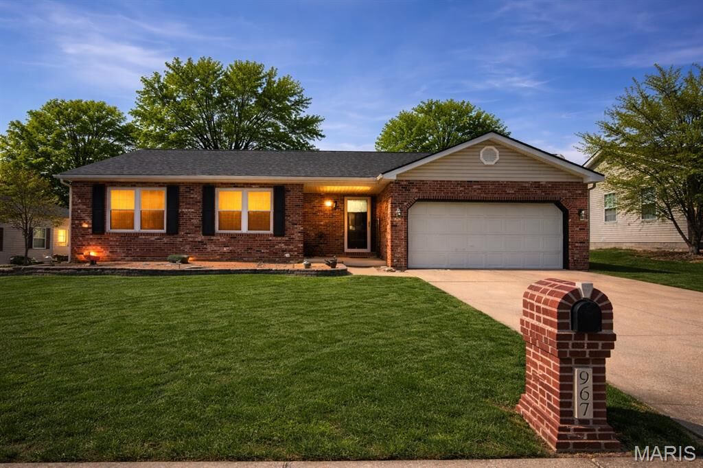 Property Photo: 967 Dunberry Drive IL 62269