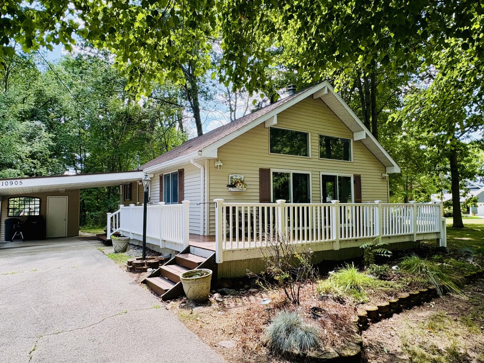 Property Photo:  10905 1st Street  MI 49346 