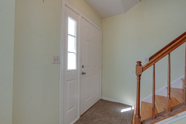 Property Photo:  1835 Somerset Court  IL 60031 