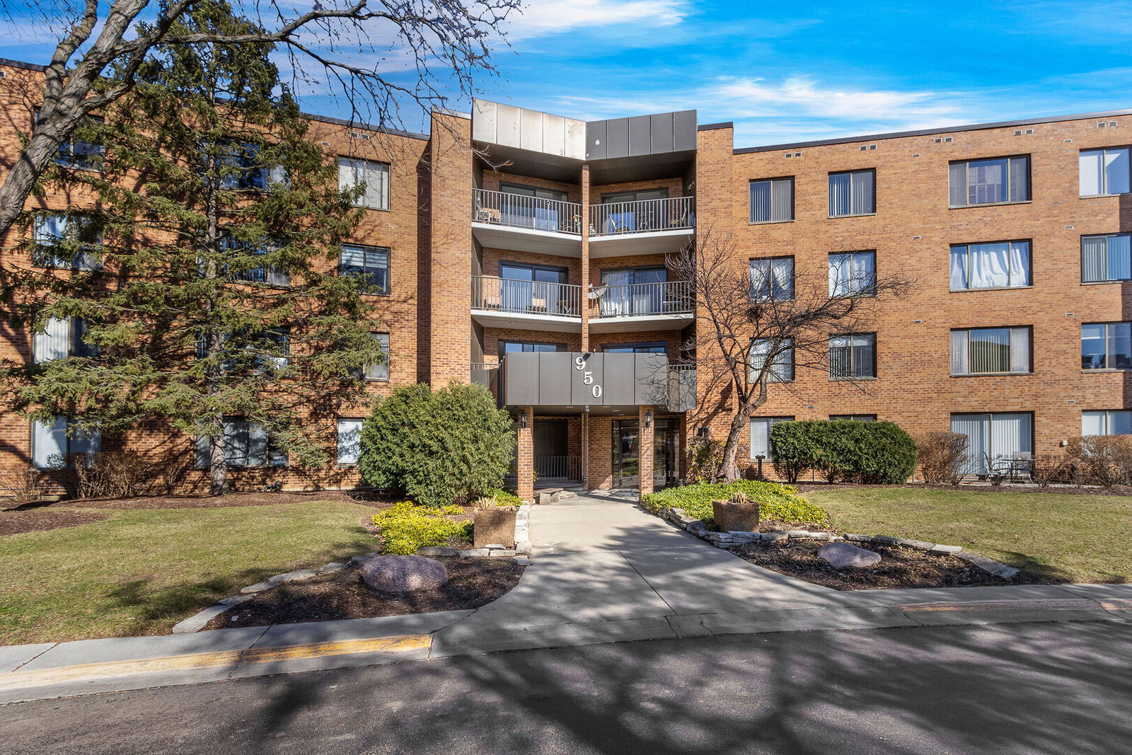 Property Photo:  950 E Wilmette Road 330  IL 60074 