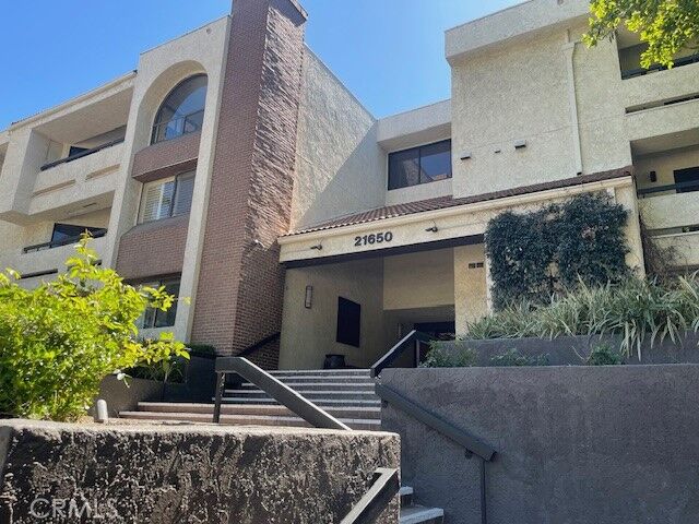 Property Photo:  21650 Burbank Blvd. 206  CA 91367 