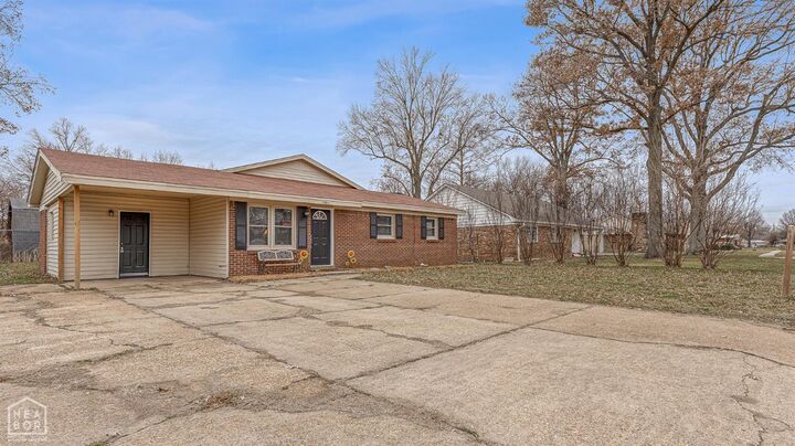 Property Photo:  1003 S Parkside Street  AR 72315 
