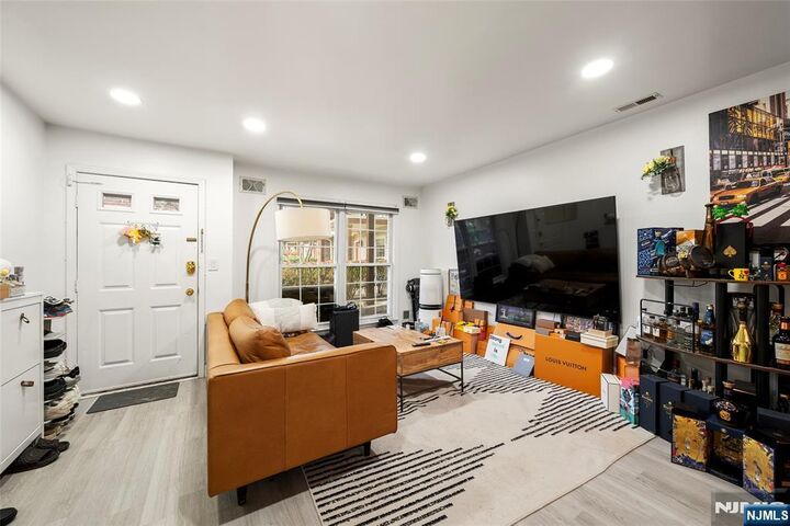 Property Photo:  1420 Westgate Drive 8109  NJ 07024 