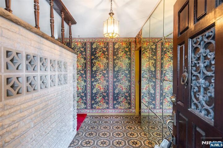 Property Photo:  34 Bobbink Terrace  NJ 07073 