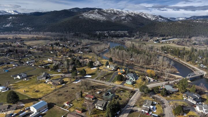 Property Photo:  2040 Edward Court  MT 59804 