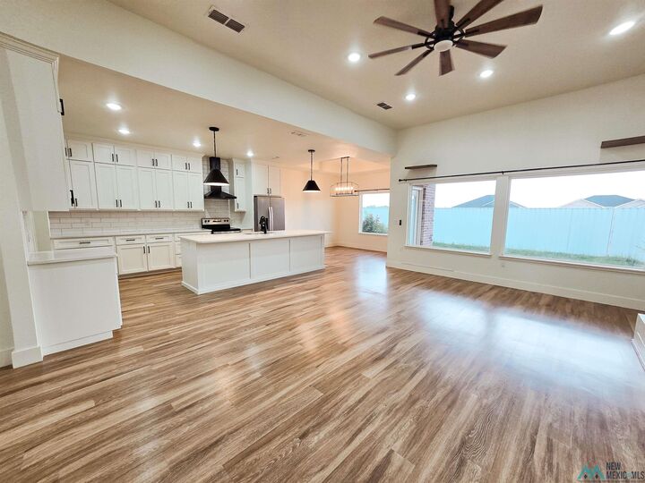 Property Photo: 204 Abbey Road NM 88101