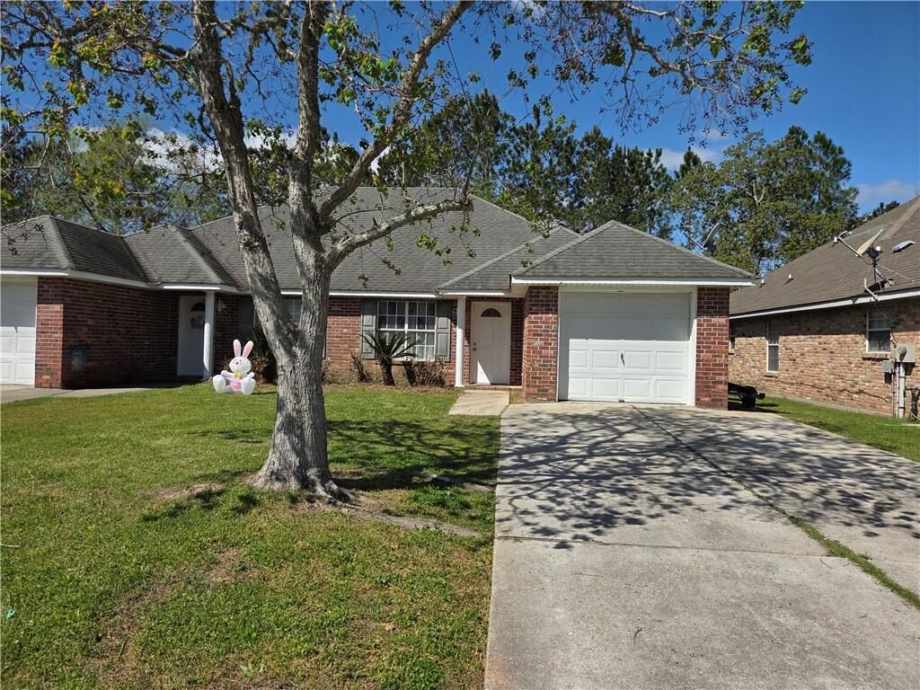 Property Photo:  149 Remmy Court  LA 70448 
