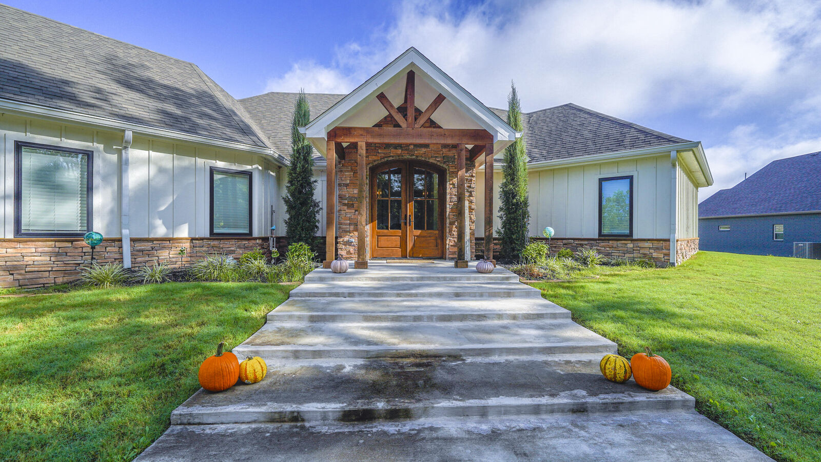 Property Photo: 30397 S 567 Road OK 74331