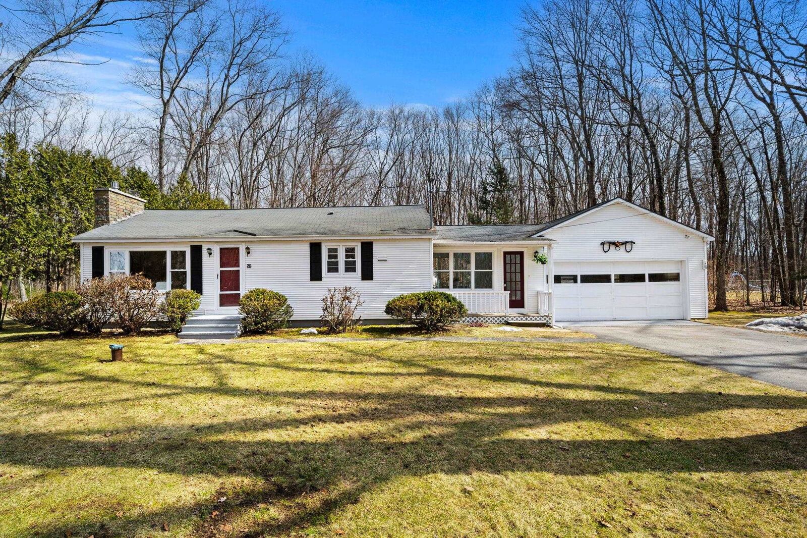Property Photo:  53 Seaverns Bridge Road  NH 03031 