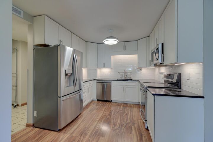 Property Photo:  450 Ford Road 319  MN 55426 