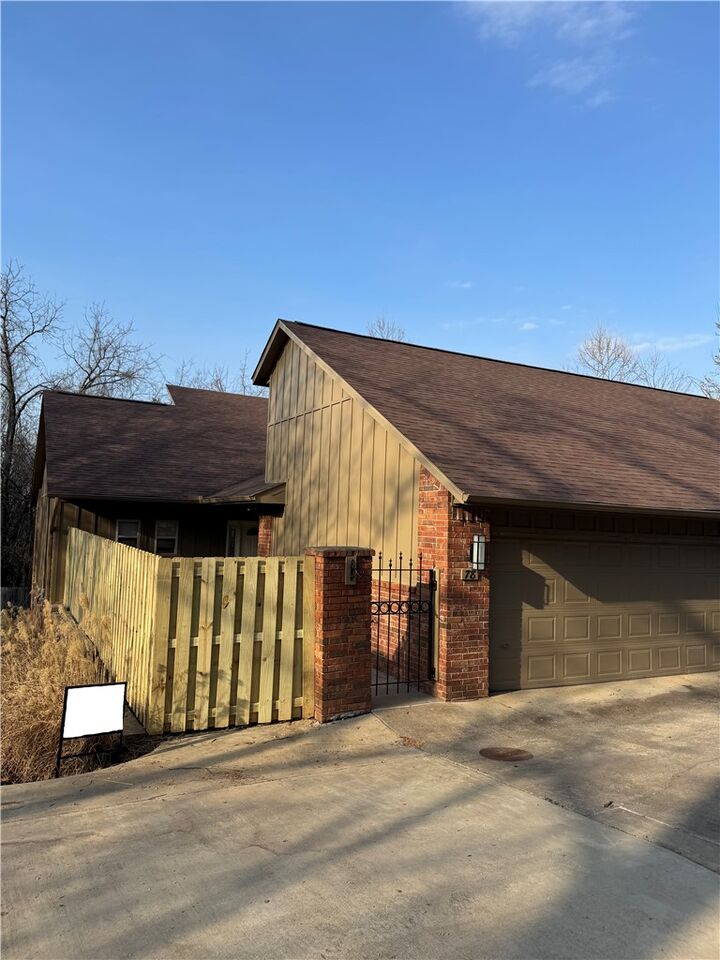 Property Photo: 78 E Sycamore Street AR 72703