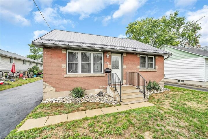 Property Photo: 205 Crysler Street ON N4B 1H9