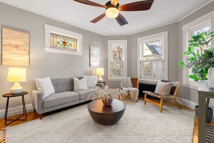 Property Photo:  14 Albermarle St 14  MA 02476 