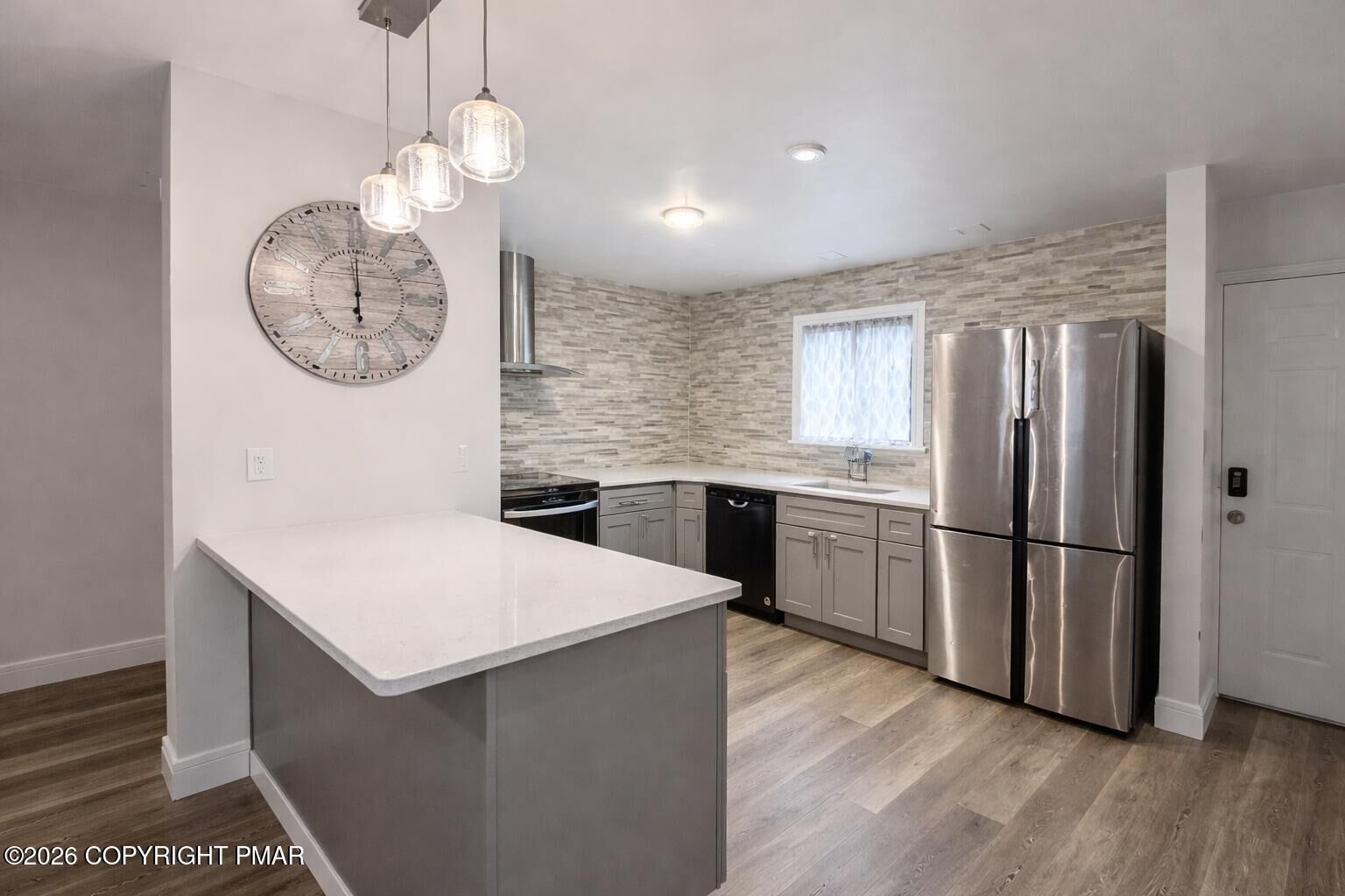 Property Photo:  14 Middle Village Way  PA 18372 