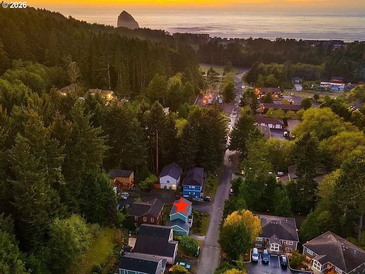 Property Photo:  411 Elk Creek Rd  OR 97110 