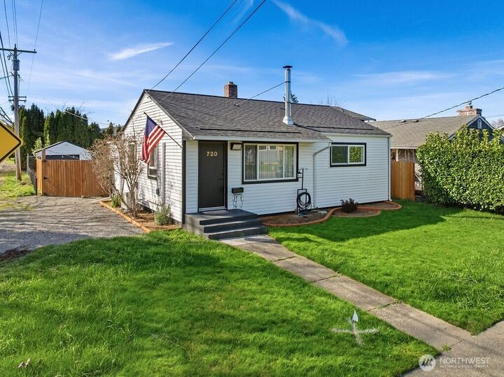 Property Photo: 720 9th Street SW WA 98371