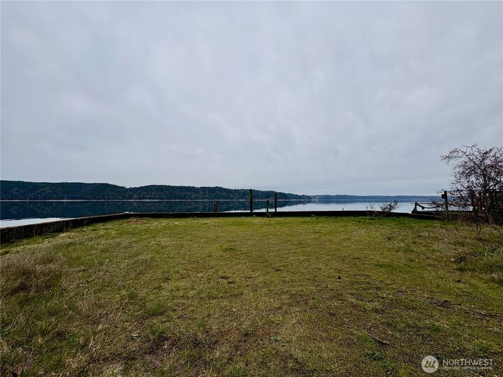 Property Photo: 1 N US Highway 101 WA 98548
