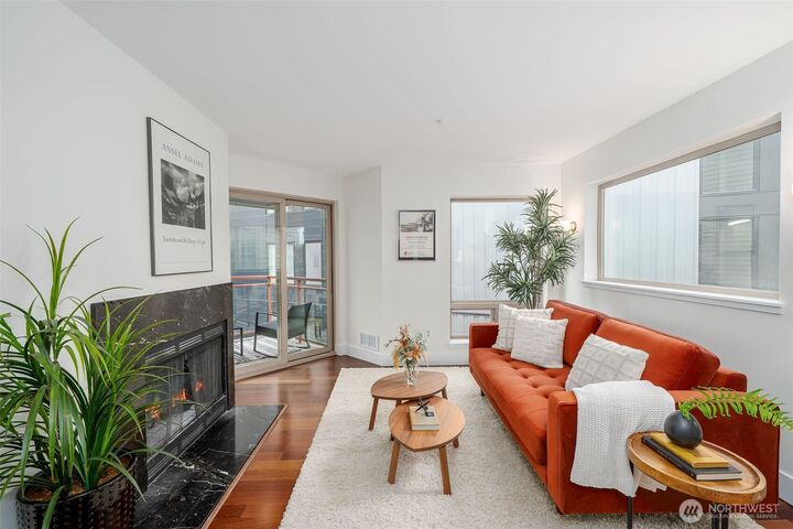 Property Photo:  711 E Denny Way 306  WA 98122 