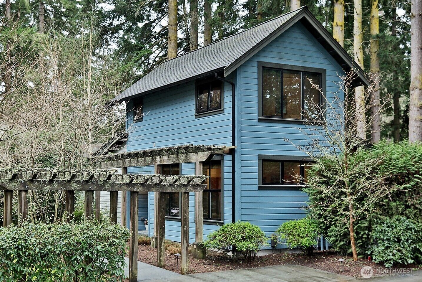 Property Photo: 313 Edgecliff Drive WA 98260