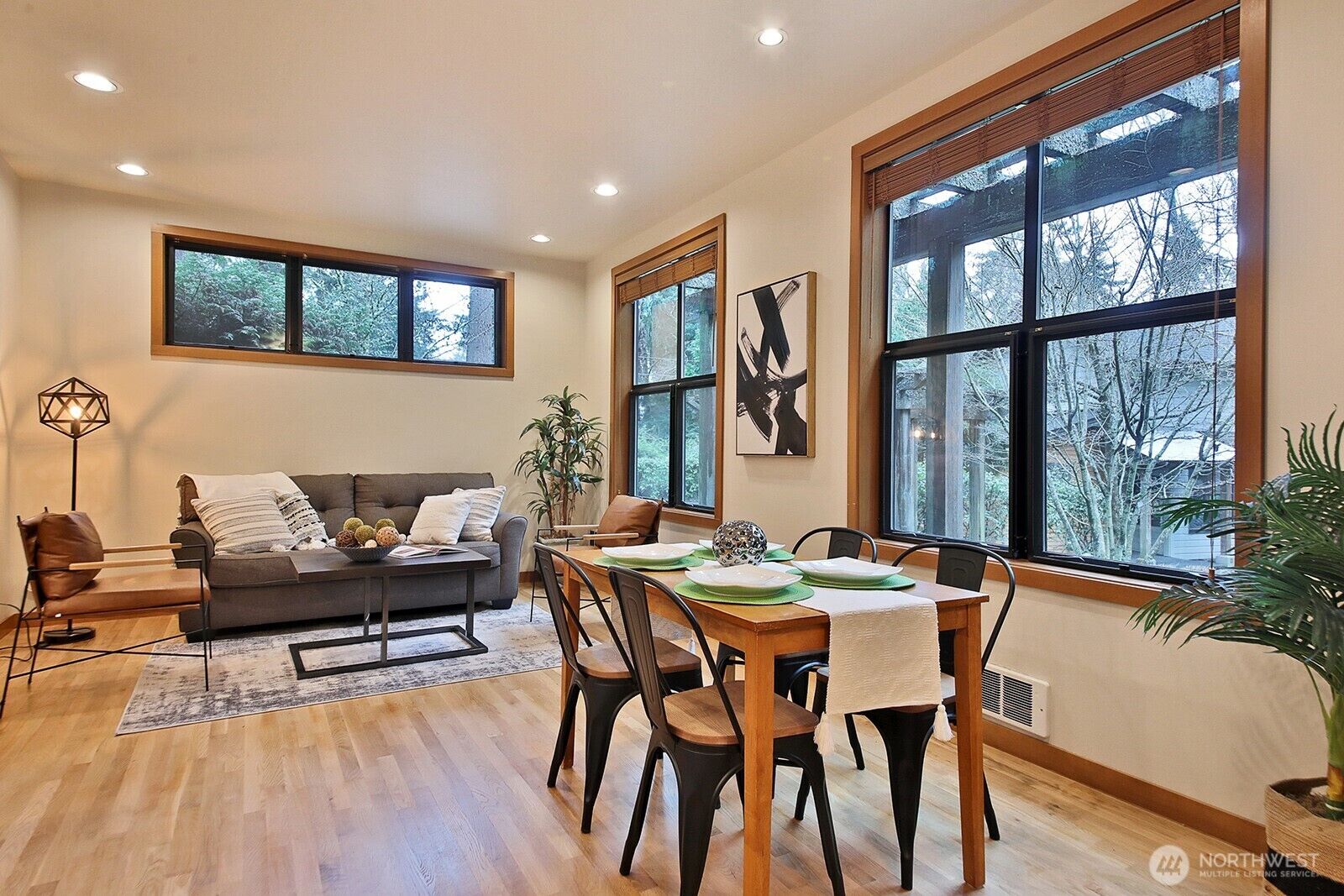 Property Photo: 313 Edgecliff Drive WA 98260