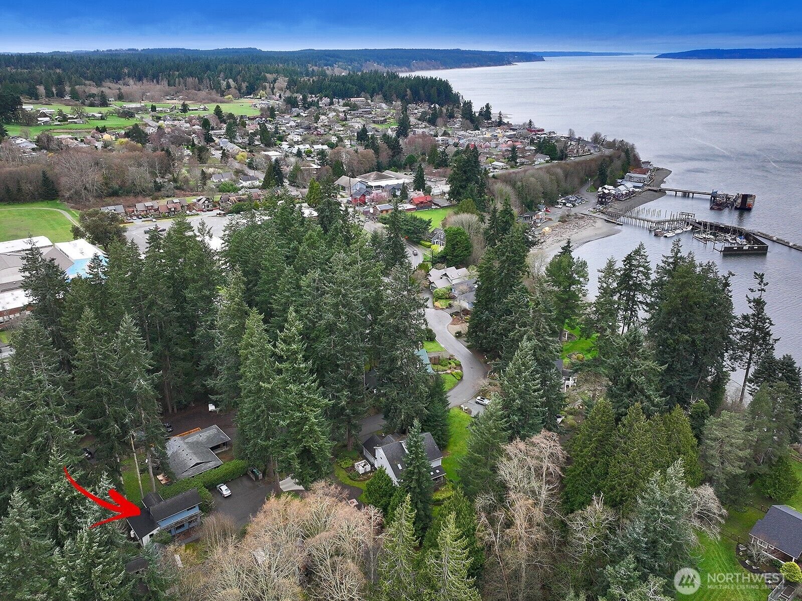 Property Photo: 313 Edgecliff Drive WA 98260