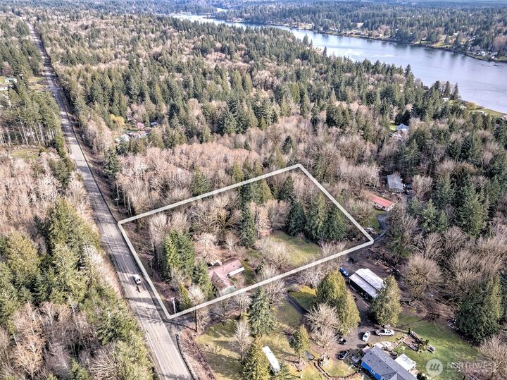 Property Photo:  1051 E Crestview Drive  WA 98584 