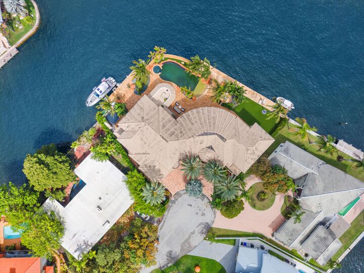 Property Photo:  2593 SE 8th Street  FL 33062 