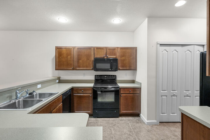 Property Photo:  2545 Creekside Drive  FL 34981 