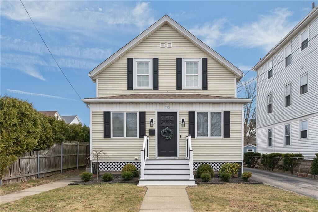 Property Photo:  10 Brightridge Avenue  RI 02914 