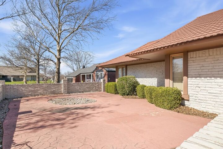 Property Photo:  2804 W Bentbay Cir  KS 67204 