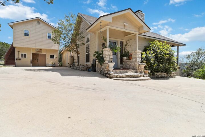 Property Photo:  19708 Nottingham  TX 78023 