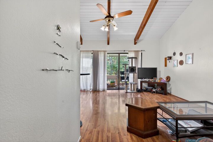 Property Photo: 158 Kern Street 10 CA 93905