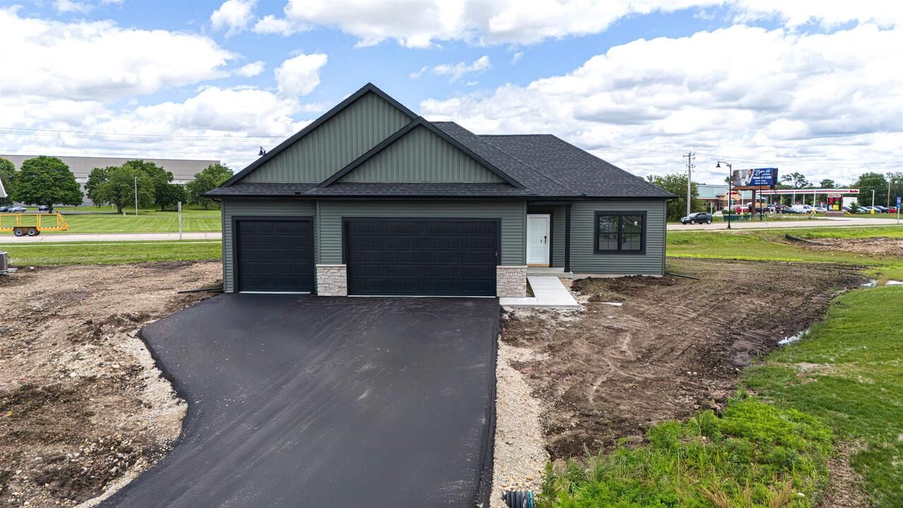 Property Photo:  1732 E Kyle Circle  WI 53511 