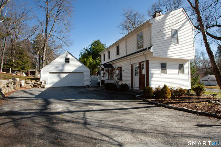 Property Photo:  72 Dyer Avenue  CT 06019 