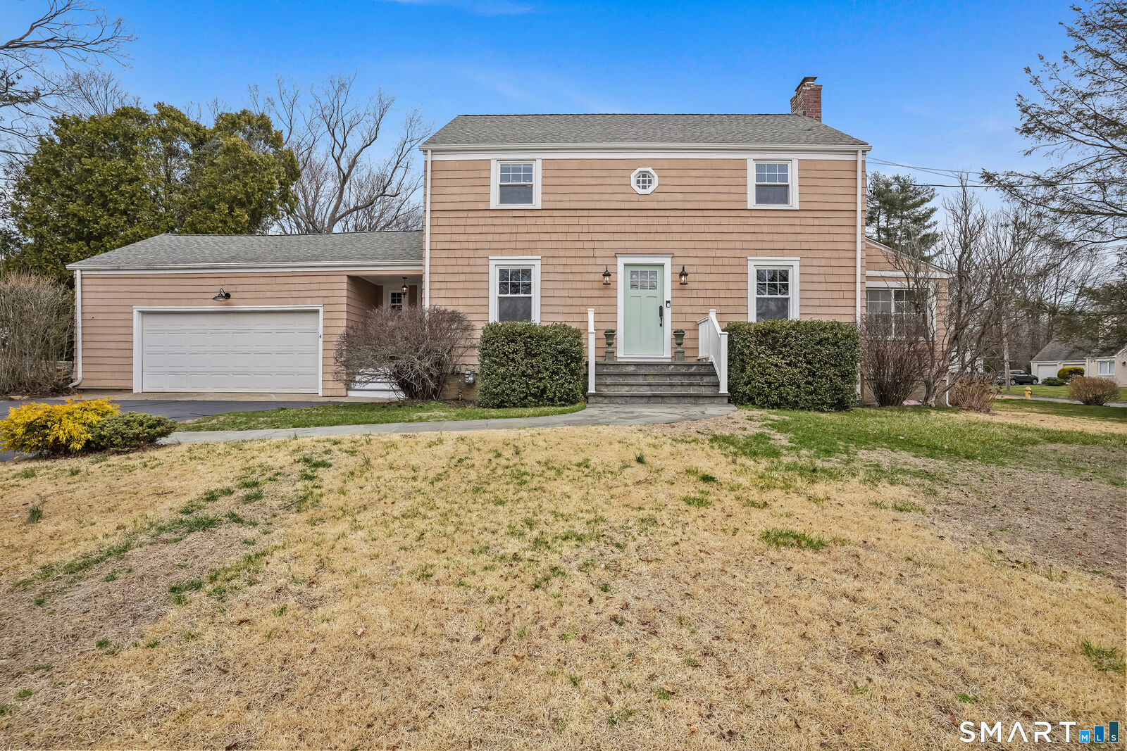 Property Photo: 4 Woodridge Circle CT 06611