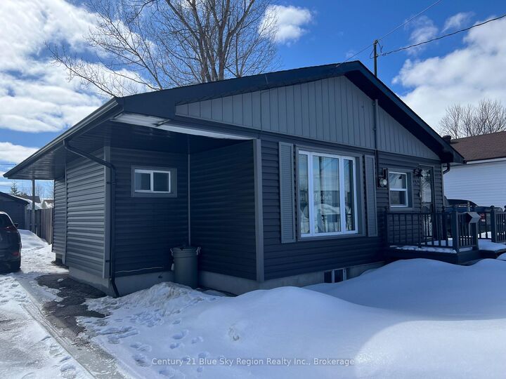 Property Photo:  131 Spencer Avenue  ON P1B 7K7 